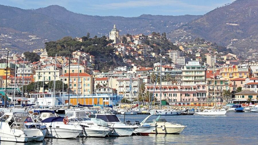 From Nice: Full-Day Italian Market, Menton, & La Turbie Tour - Sanremo: three hours for Italy’s market and shopping