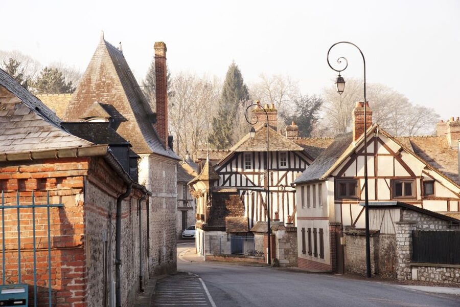 From Paris: 2-Day Normandy & Brittany Tour - A wide-ranging route from Paris to the Channel coast