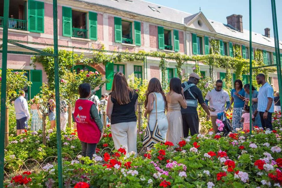 From Paris: Day Trip to Giverny & Versailles with Lunch - Key points to know before booking