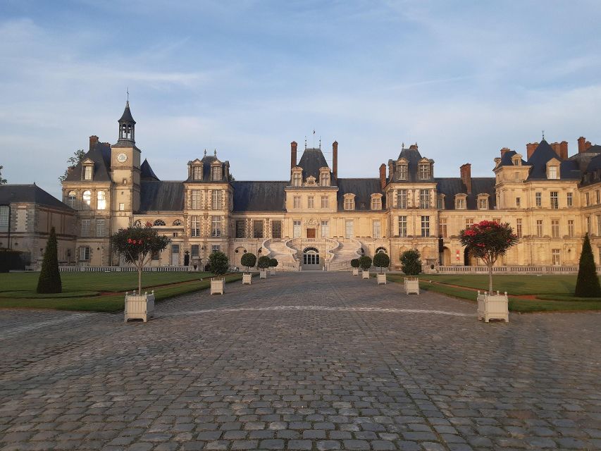 From Paris: Fontainebleau & Vaux-le-Vicomte Private Tour - Leaving Paris for two royal estates