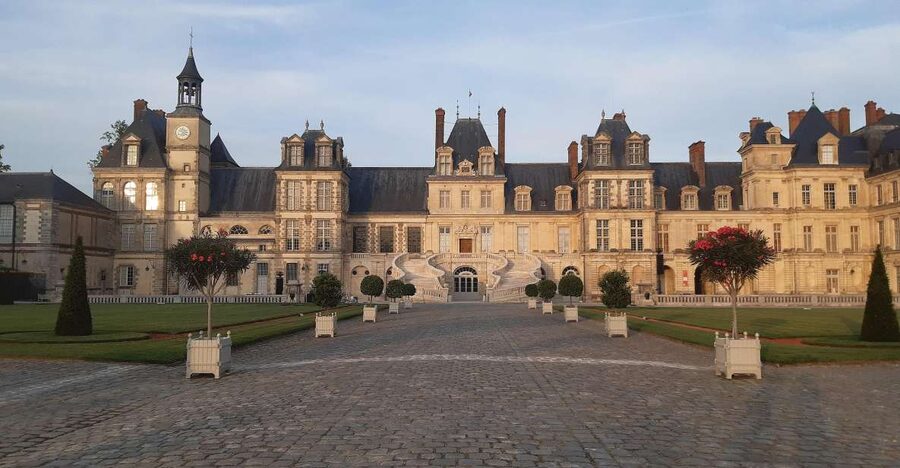 From Paris: Fontainebleau & Vaux-le-Vicomte Private Tour - Lunch, tickets, and what you pay for