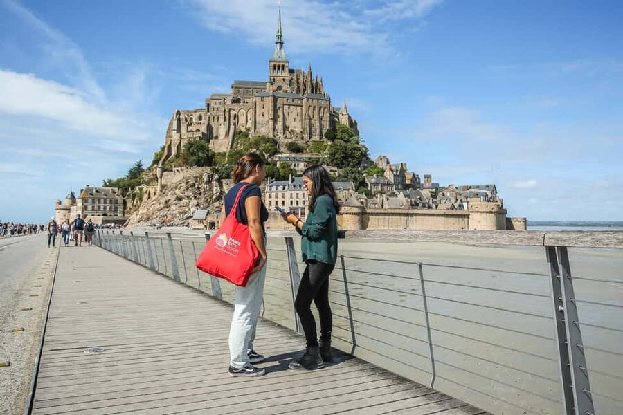 From Paris: Full-Day Mont Saint-Michel Guided Tour - Meeting the coach near the Eiffel Tower