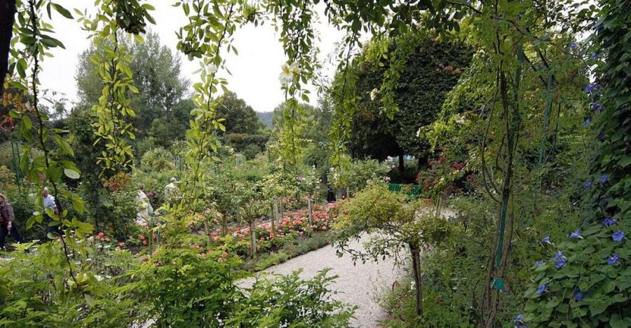 From Paris: Giverny and Monet's Home Day Trip - Key points at a glance