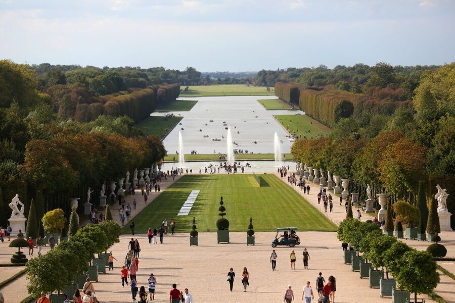 From Paris: Giverny and Versailles Palace Guided Day Trip - The day at a glance