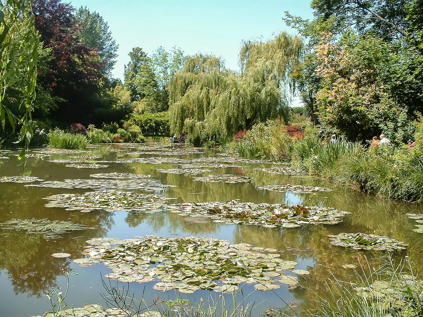 From Paris: Giverny Day Trip with Audio Guide or Live Guide - The water garden and famous lily pond