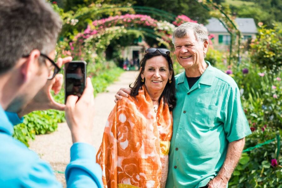 From Paris: Guided Day Trip to Monet's Garden in Giverny - Guides, group size, and the value of the experience