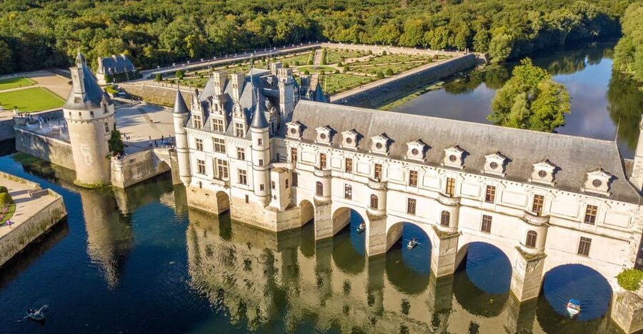 From Paris: Loire Valley Castles Day Trip With Wine Tasting - Who should book this tour?