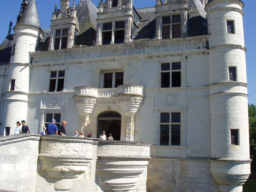 From Paris: Loire Valley Castles Full-Day Tour with Lunch - Chambord and the grand final stop