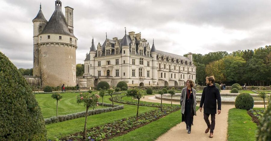 From Paris: Loire Valley Castles Tour with Hotel Transfers - Walking, timing, and comfort