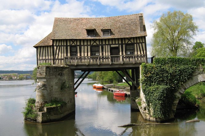 From Paris: Monet Gardens & Giverny Bike Tour with Picnic Stop - Why Giverny makes a fine escape from Paris