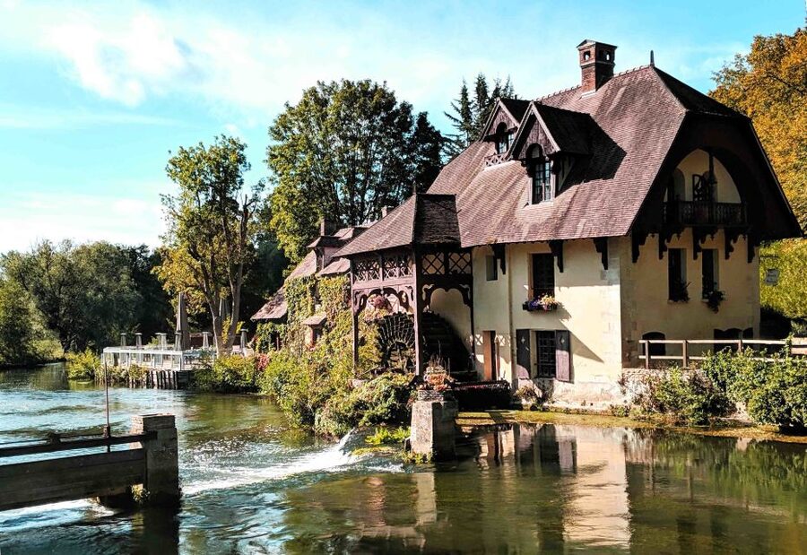 From Paris: Monet Impressionism Tour to Giverny by Minibus - Is $1,651 good value for up to seven people?