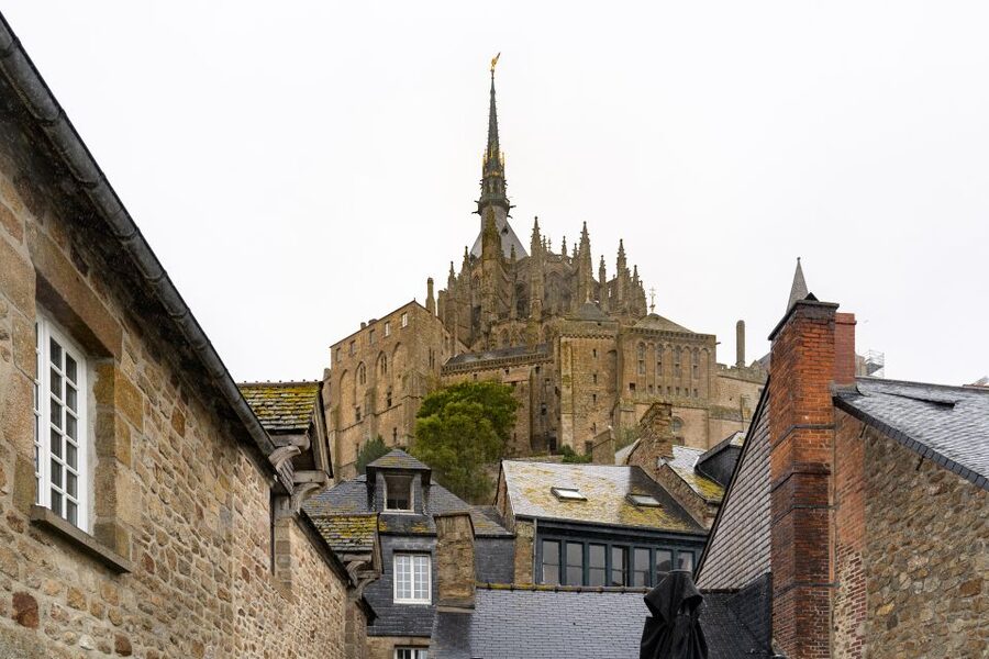 From Paris: Mont Saint Michel Day Trip with a Guide - Settling in for the long Normandy drive