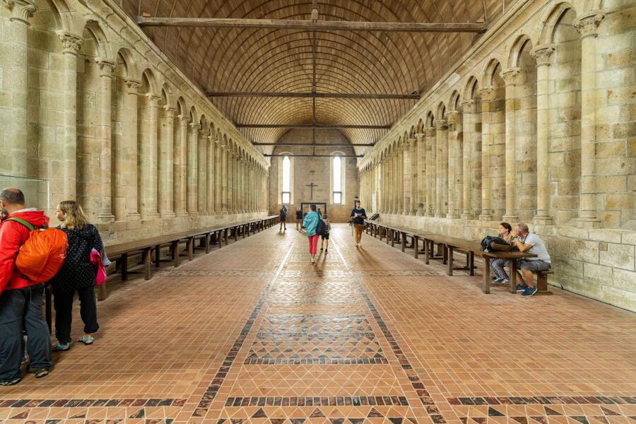 From Paris: Mont Saint Michel Day Trip with a Guide - Getting your bearings on the island