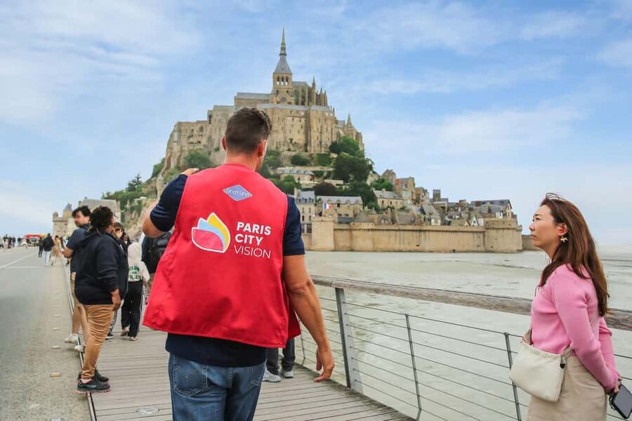 From Paris: Mont Saint-Michel Tour with Hotel Pickup Service - Leaving Paris before the crowds