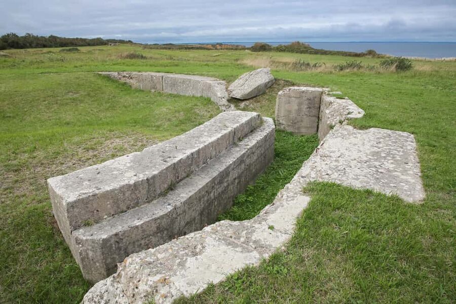 From Paris: Normandy D-Day Beaches Day Trip - Longues-sur-Mer and the Atlantic Wall
