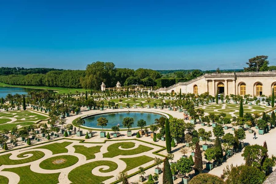 From Paris: Skip-the-Line Palace of Versailles Bike Tour - Meeting at Montparnasse and riding to Versailles