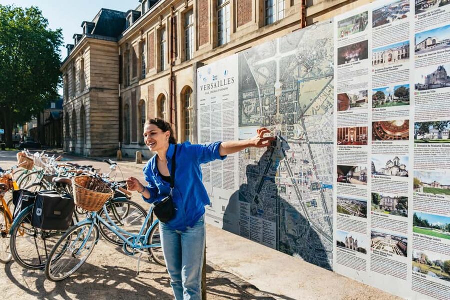 From Paris: Skip-the-Line Palace of Versailles Bike Tour - Shopping for lunch in the Versailles market