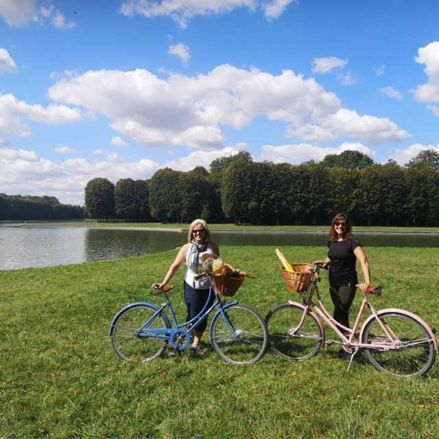From Paris: Skip-the-Line Palace of Versailles Bike Tour - Guides, group size, and the value of the day