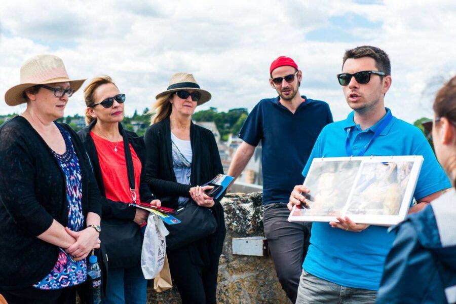 From Paris: Small-Group Loire Valley Castles Full-Day Tour - Chenonceau: the château over the river