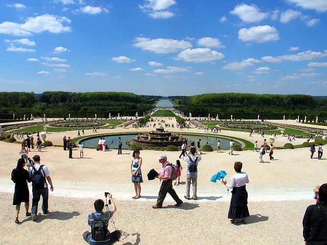 From Paris: Versailles Guided Tour by Deluxe Minibus - Why the minibus makes Versailles easier