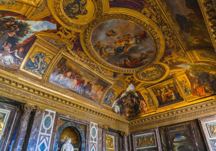 From Paris: Versailles Palace and Gardens Guided Day Trip - Why a guided Versailles visit helps