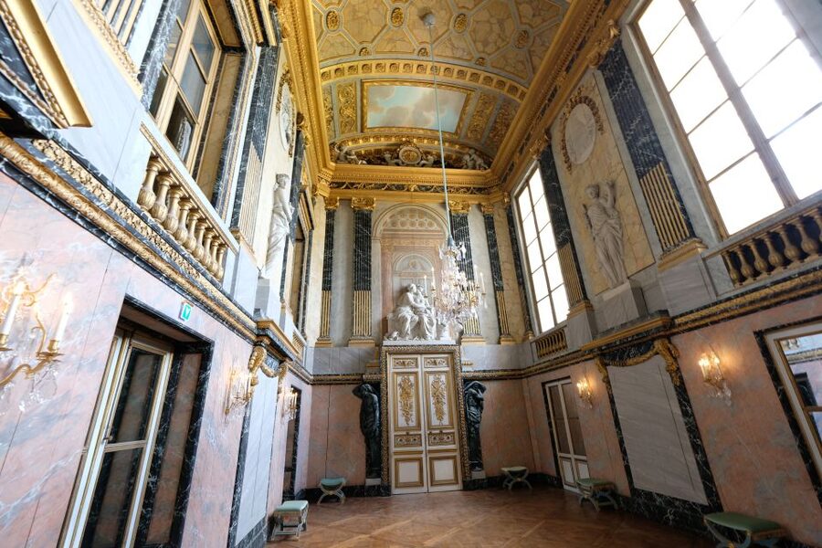 From Paris: Versailles Palace and Gardens Guided Day Trip - Is $124 good value?
