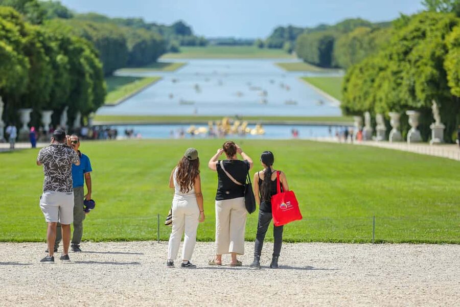 From Paris: Versailles Palace & Gardens with Transportation - What the full-day option adds