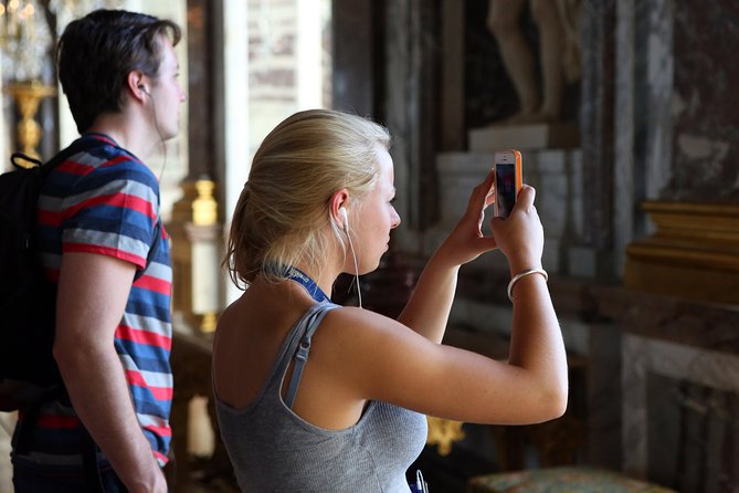 From Paris: Versailles Palace Guided Tour with Gardens Access - One hour and fifteen minutes in the Versailles gardens