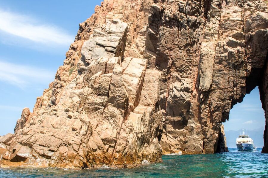 From Porto: Scandola & Girolata Tour by Boat - Leaving Porto on a quiet hybrid boat