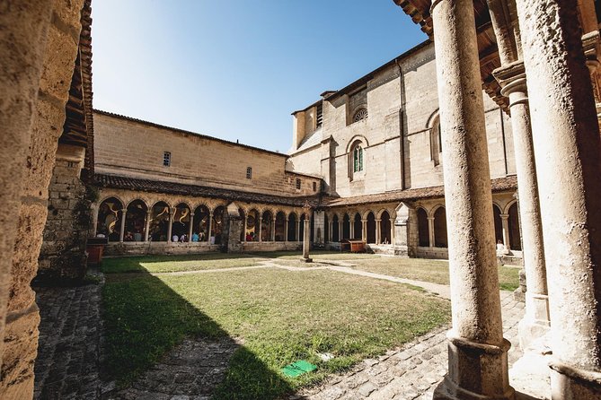 From Saint-Emilion : Electric Bike Day Tour with Wine Tastings and Picnic Lunch - The final tasting in Saint-Émilion