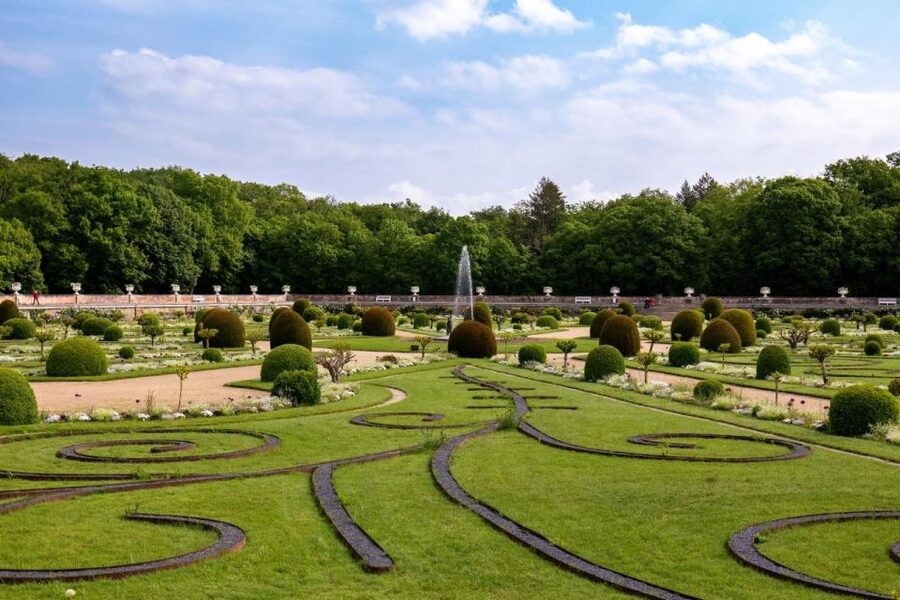 From Tours: Chambord, Chenonceau & Lunch at Family Chateau - Timing, comfort, and who should book
