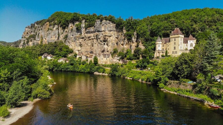From Vitrac: Dordogne River Canoe Rental - La Roque-Gageac: the first major stop