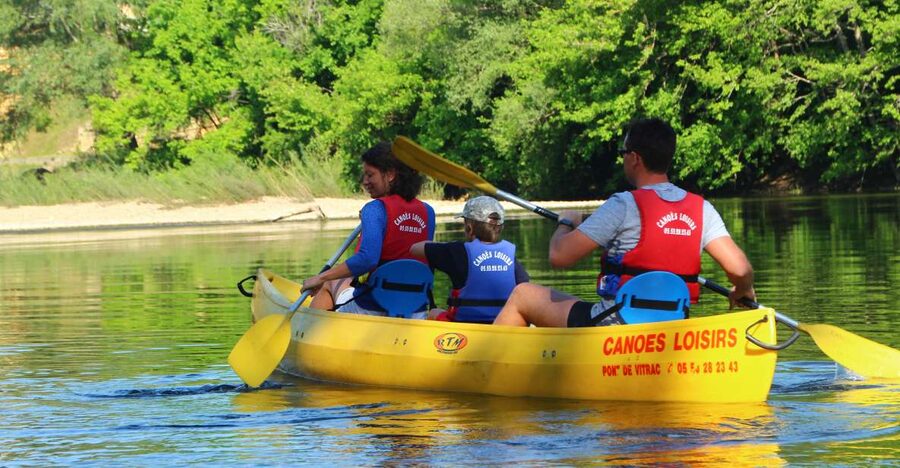 From Vitrac: Dordogne River Canoe Rental - Castelnaud-la-Chapelle and its famous castle view