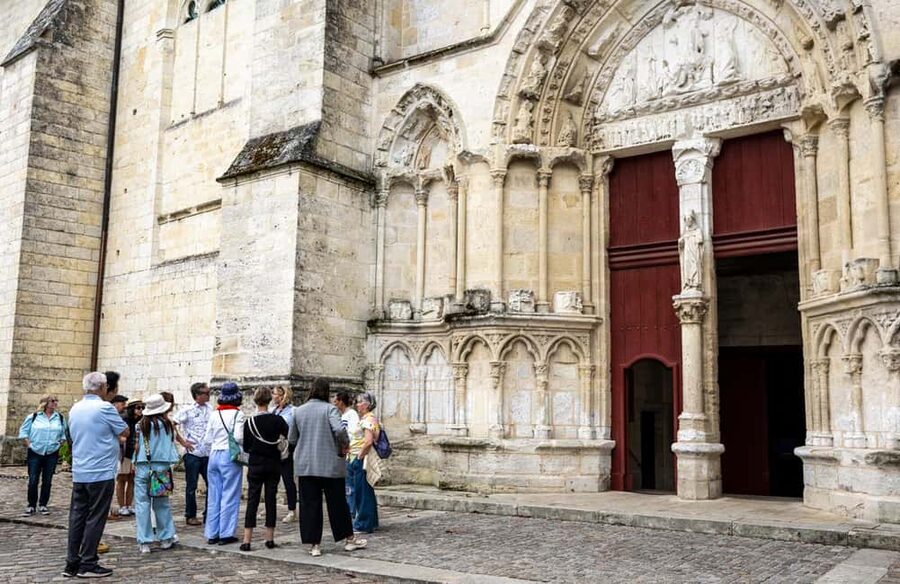Full-day Saint-Emilion: Village, Undergrounds and Châteaux - Practical details for a smoother day