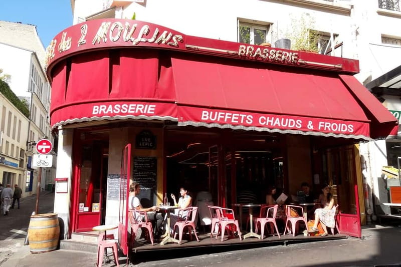 German private Walking Tour through Montmartre & Passages - Why this four-hour route works