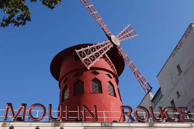 German private Walking Tour through Montmartre & Passages - Meeting at the Moulin Rouge