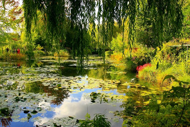 Giverny and Versailles Small Group Day Trip from Paris with Lunch - Why this pairing works so well
