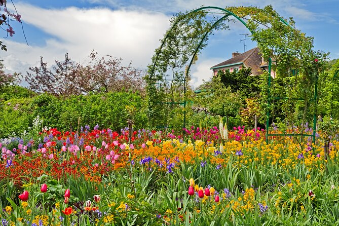 Giverny Monet’s Home and Gardens Half Day Tour from Paris - Using the self-guided audio app
