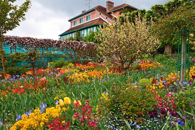 Giverny Monet’s Home and Gardens Half Day Tour from Paris - Timing, crowds, and the best season