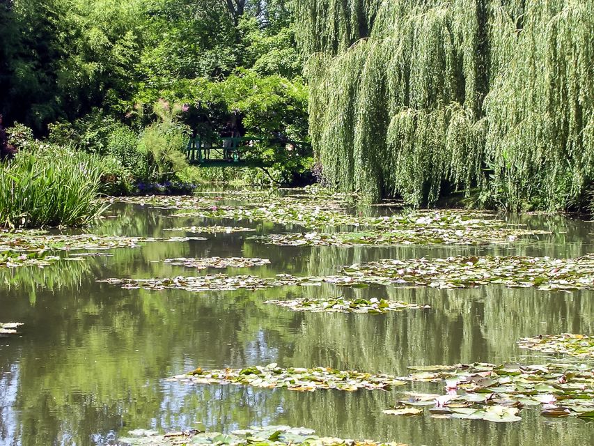 Giverny: Monet's House and Gardens Guided Tour - Inside Monet’s house and family life