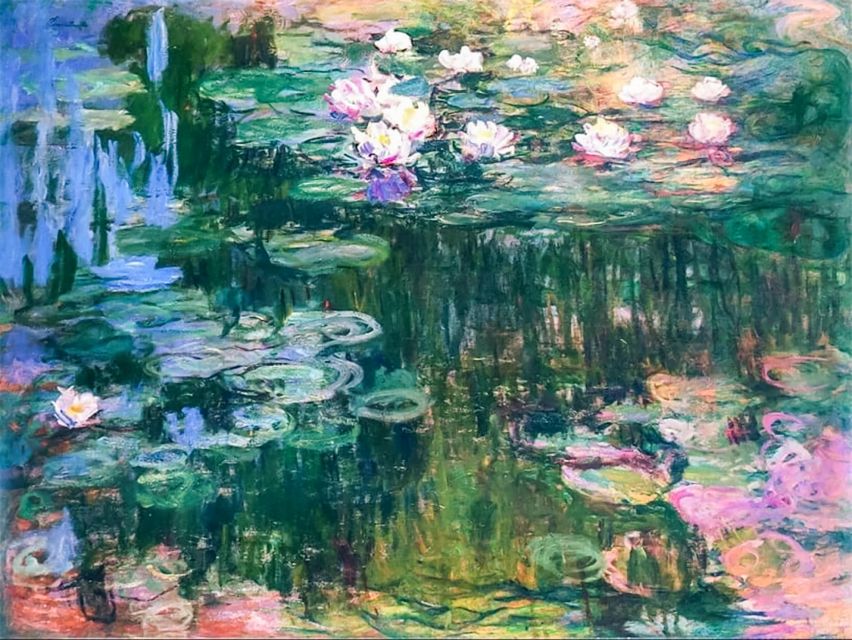 Giverny: Monet's House and Gardens Guided Tour - How the small group affects the experience