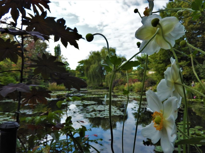 Giverny: Monet’s House and Gardens Skip-the-Line Tour - Who should book this Giverny tour?