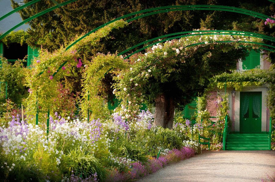 Giverny: Monet's House & Gardens Private Guided Tour +Ticket - Why Giverny matters to Monet’s art