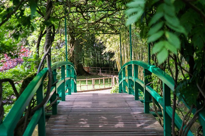 Giverny Small-Group Half Day Trip with Monet’s Gardens from Paris - The Japanese garden and water lily pond