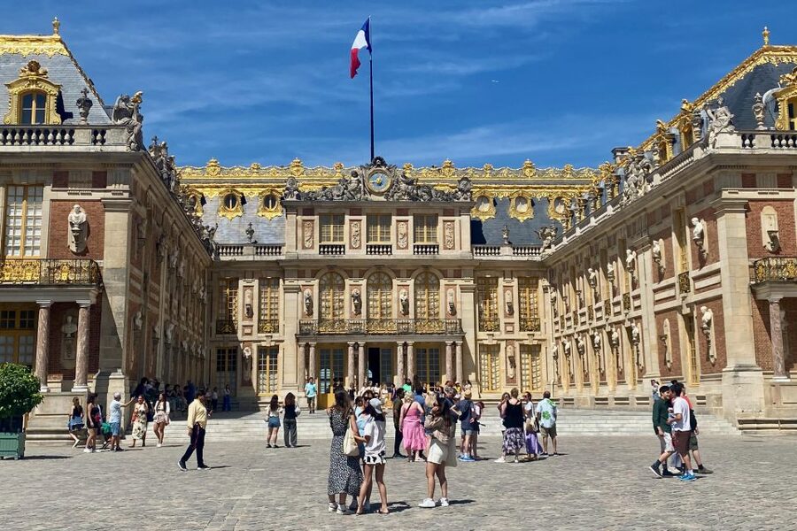 Giverny Versailles Trianon Small Group by Minivan from Paris - Who should book this day trip?