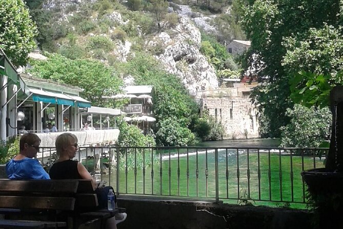 Gordes, Roussillon(+ Ochre Trail) & Fontaine de Vaucluse - Roussillon gives you time to slow down