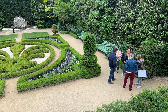 Gourmet & Cultural Tour Aix En Provence English / Espanol - Romantic squares at Albertas and Forum des Cardeurs
