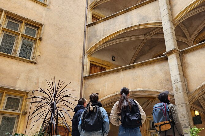 Gourmet tour of Presqu’île & Vieux Lyon 4 hours - meal included - Place de la Bourse and Lyon’s civic center