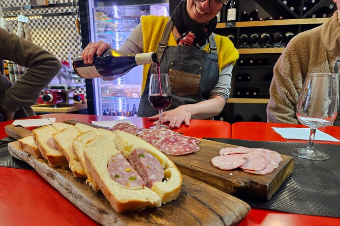 Gourmet tour of Presqu’île & Vieux Lyon 4 hours - meal included - Crossing into Vieux Lyon