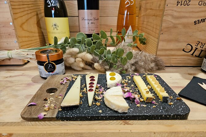 Gourmet tour of Presqu’île & Vieux Lyon 4 hours - meal included - Traboules reveal Lyon’s secret shortcuts